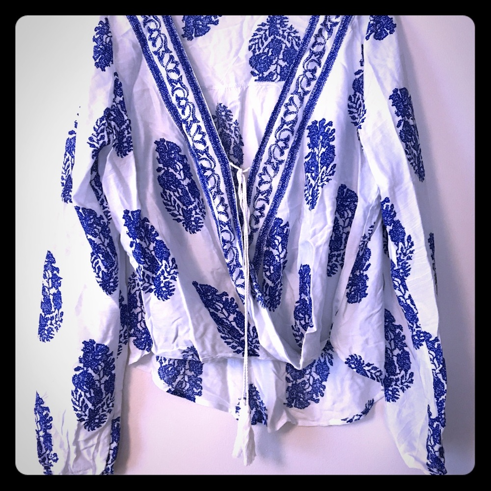 Crop top with 3/4 length sleeves